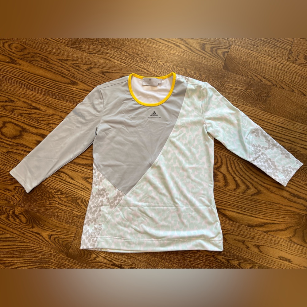 Stella McCartney Barricade 3/4-Length Athletic Top